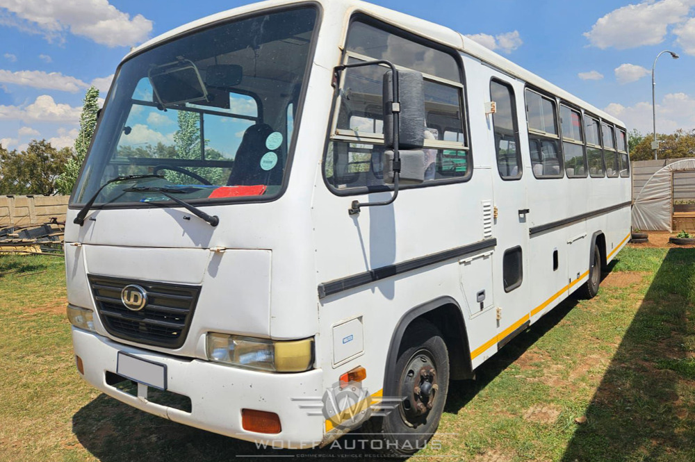 2006 Nissan UD UD40 Bus with 40 Seats